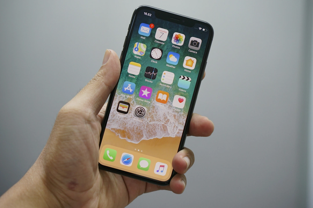 i-phone-screen-replacement-iphone-with-repaired-screen-lizard-cases-llc i-phone-screen-replacement-iphone-with-repaired-screen-lizard-cases-llc